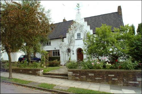 16 Neville Drive
